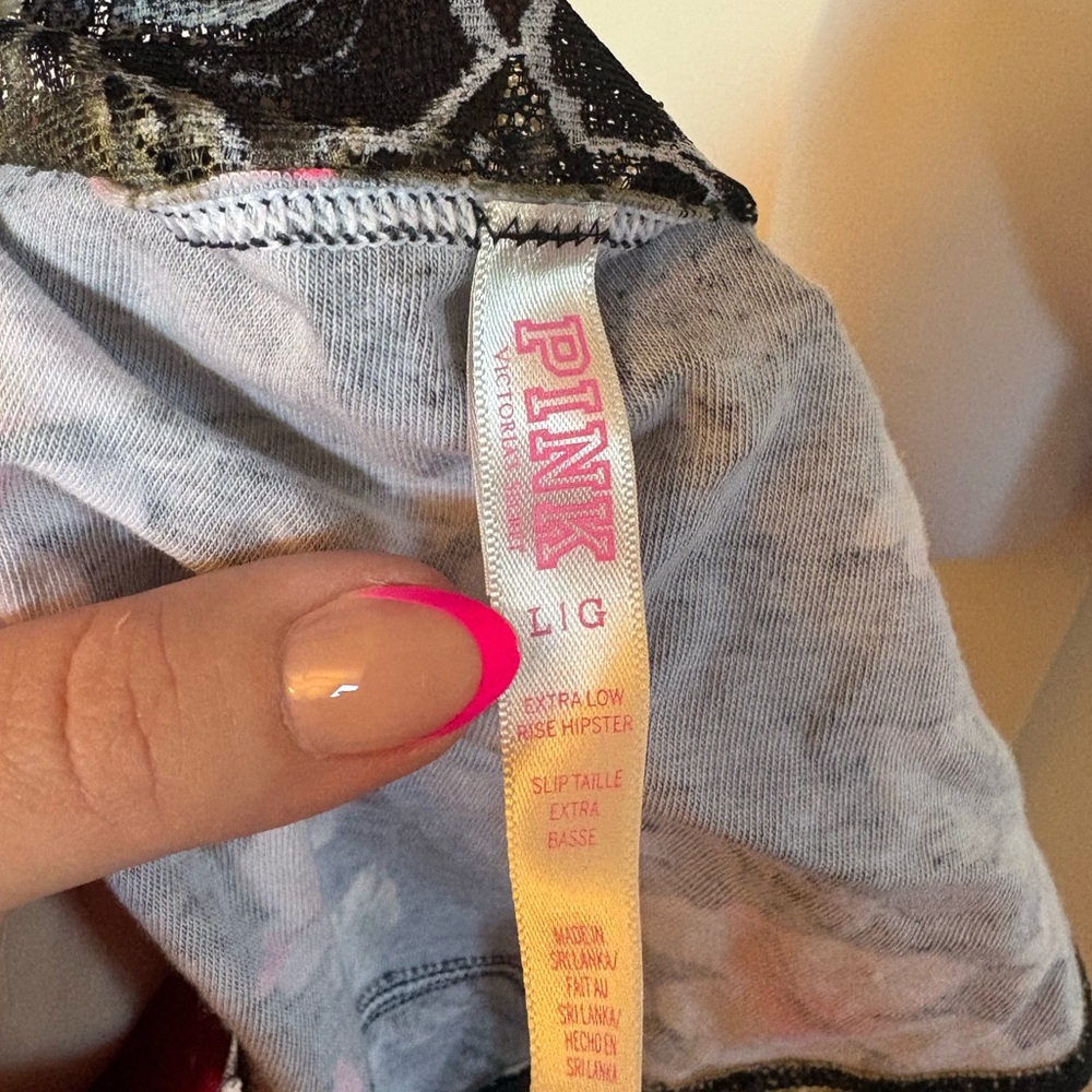 PINK Victoria's Secret Floral Lace Hipster Briefs in Black and Pink - Picture 2 of 2